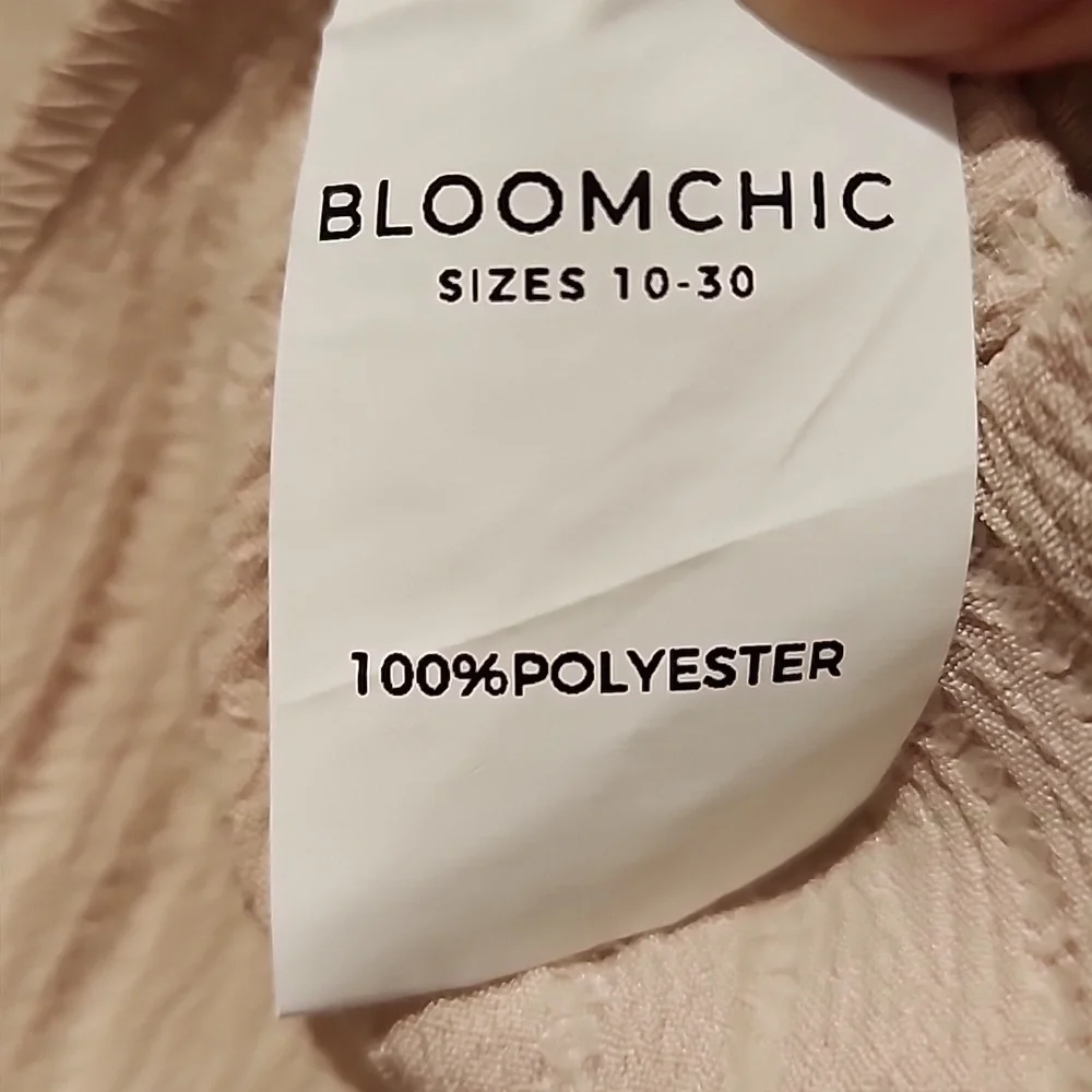 NEW Bloomchic textured tan blouse with black contrast accents 1x - Picture 5 of 5